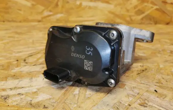 Mercedes-Benz B W246 W242 EGR valve 147104647R H8201143495