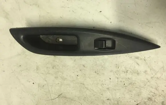 Mazda 6 Electric window control switch GJ6A685L1
