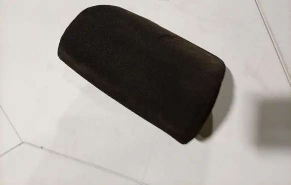 Volkswagen PASSAT B6 Front seat headrest 