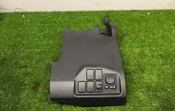 Toyota Prius (XW30) Dashboard lower bottom trim panel 5548047060