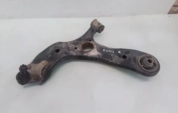 Toyota Auris 150 Front lower control arm/wishbone