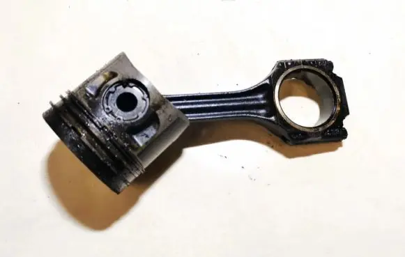 Volkswagen PASSAT B4 Piston with connecting rod 028H