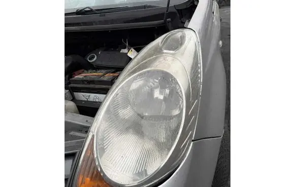 Nissan Note (E11) Headlight/headlamp 