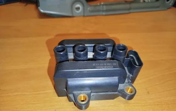 Renault Modus High voltage ignition coil R1103S00100 0608163422 NGKU6052512N