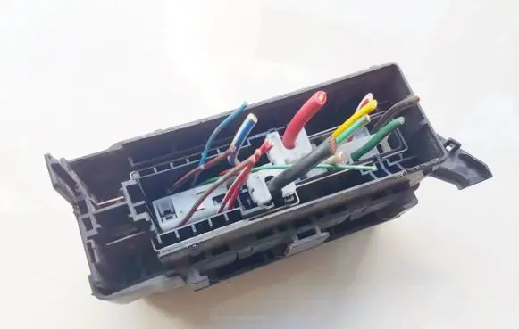 Nissan Almera N16 Fuse box set 5M301F
