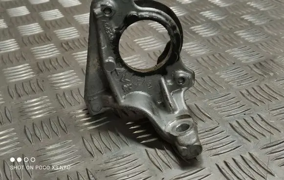 Peugeot 308 Driveshaft support bearing bracket 9801017180