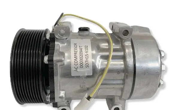 Nissan PickUp Air conditioning (A/C) compressor (pump) 82610873