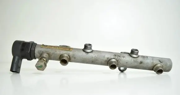 Audi Q7 4L Fuel main line pipe 059130090AB