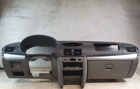 Renault Thalia II Dashboard 8200966347