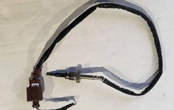 Audi A4 S4 B8 8K Oil temperature sensor 8W0906088B