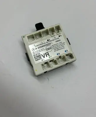 Mercedes-Benz C W205 Door control unit/module A2059003222 A2059010307