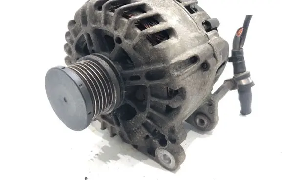 Volkswagen Golf VII Generator/alternator 03L903023L