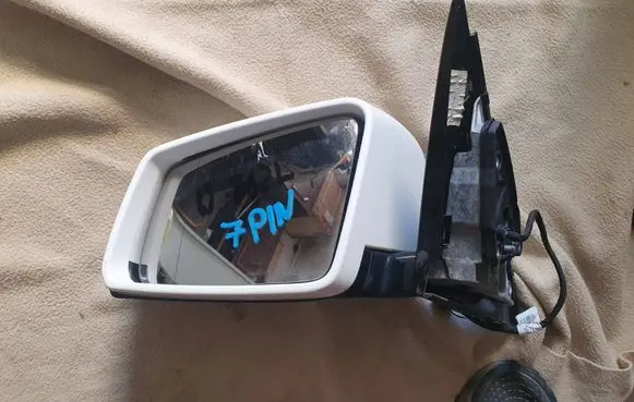 Mercedes-Benz E W212 Front door electric wing mirror A2128105116