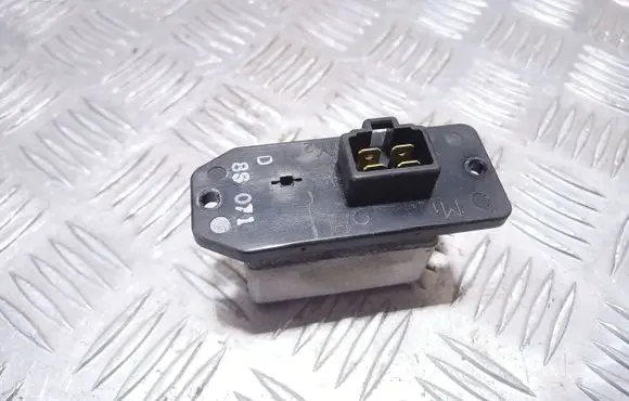 Mitsubishi Carisma Heater blower motor/fan resistor 8S071