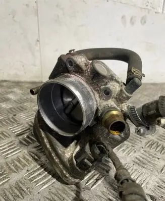 Opel Zafira B Throttle valve 55562380 211107M A2C53192017