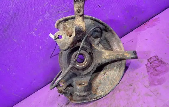 Mitsubishi Colt Front wheel hub spindle knuckle