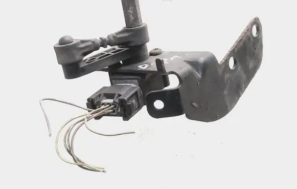 Headlight/headlamp level sensor