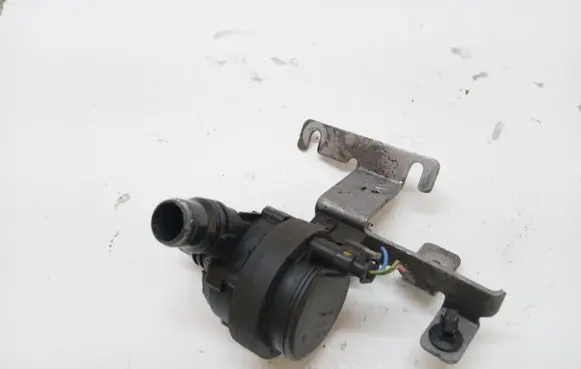 Peugeot 508 II Water pump 9823813380