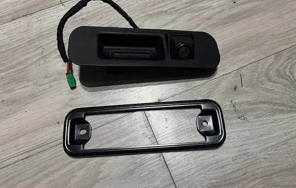 Opel Zafira C Tailgate handle with camera 39022756