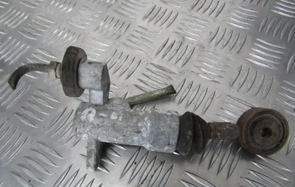 Audi A4 S4 B5 8D Clutch master cylinder 8d1721401