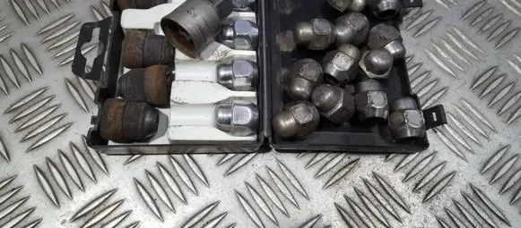 KIA Rio Nuts/bolts 