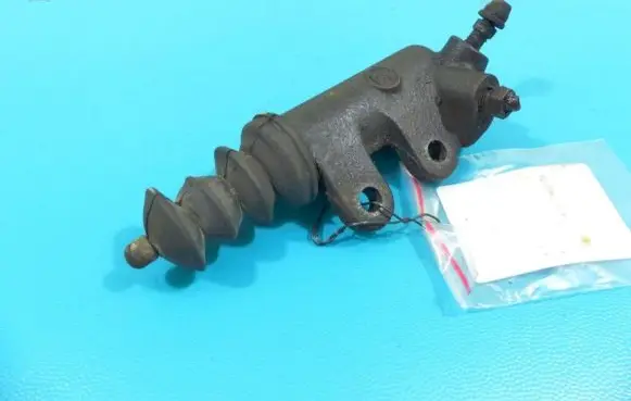 Toyota Avensis T220 Clutch slave cylinder IMPRK1225820