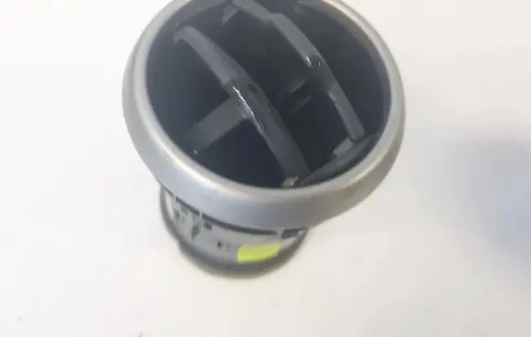 Dash center air vent grill