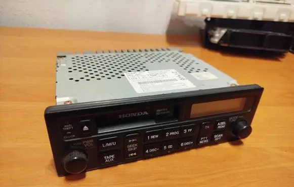 Radio/CD/DVD/GPS head unit