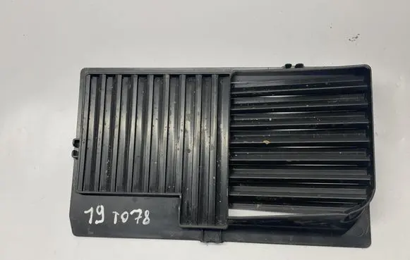 Seat Leon (5F) Air filter box cover 5Q0129668E 5Q0129668