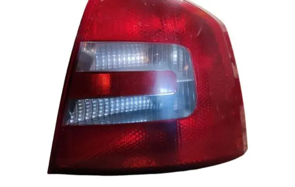 Skoda Octavia Mk2 (1Z) Rear/tail lights 1Z5945112A 1Z5945096A