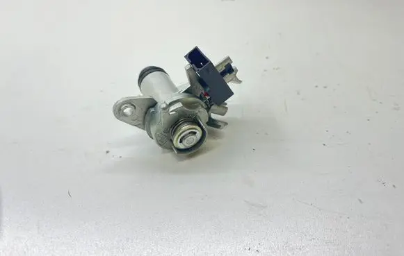Audi A6 S6 C6 4F Tailgate exterior lock 8E0827573