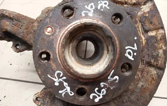 Volkswagen Golf IV Front wheel hub spindle knuckle