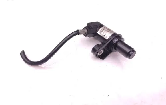 Mercedes-Benz Sprinter W906 Crankshaft speed sensor A0165422117 217132840222