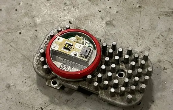 BMW X5 E70 LED ballast control module 1305715084