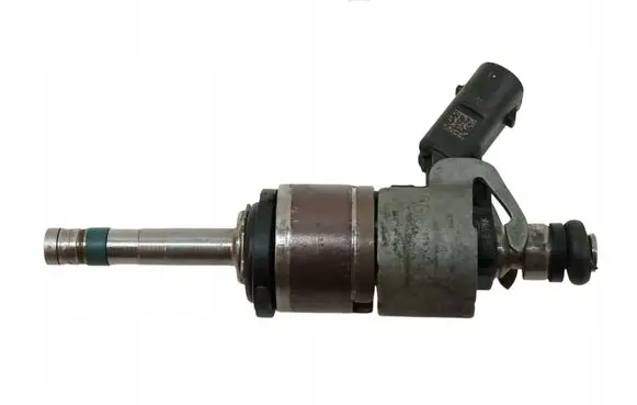 Skoda Octavia Mk4 Fuel injector 06N906036A