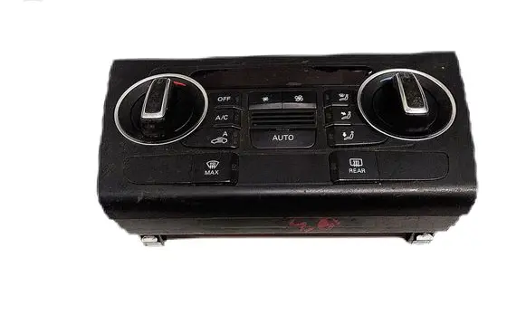 Audi Q3 8U Climate control unit 8U0820043F