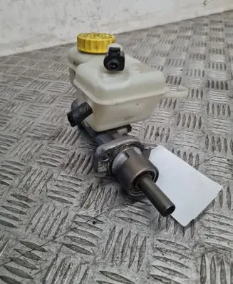 Brake fluid reservoir