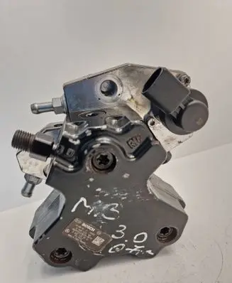 Mercedes-Benz E W211 Fuel injection high pressure pump 0445010145 A6420700501