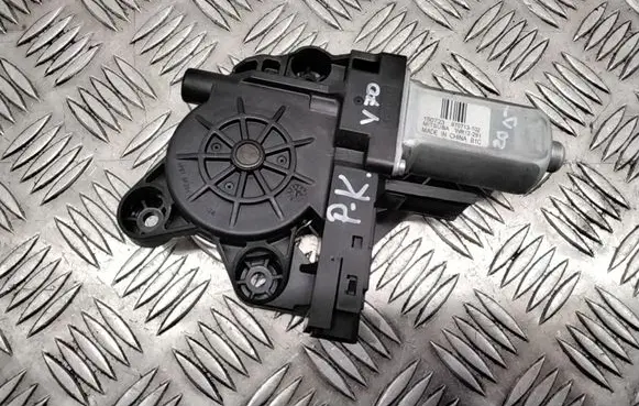 Volvo V70 Front door window regulator motor 970713102 150723