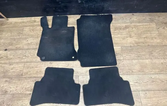 Mercedes-Benz C W204 Car floor mat set