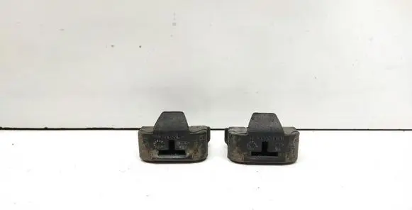 BMW 1 E81 E87 Radiator mount bracket 7805310 17117805310