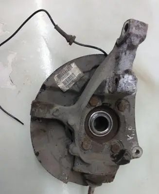 Volvo S60 Front wheel hub spindle knuckle 9461943