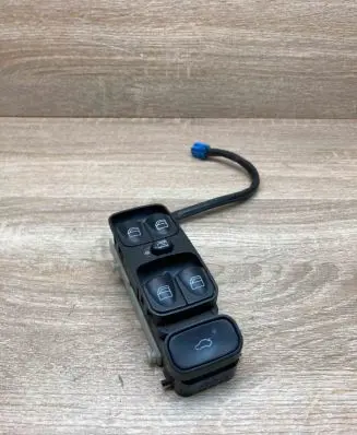 Mercedes-Benz C W203 Electric window control switch A2038210679