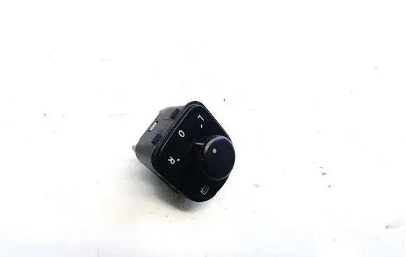 Wing mirror switch