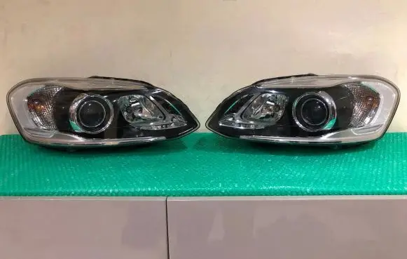 Volvo XC60 Headlights/headlamps set 31420249 89908951 31420250