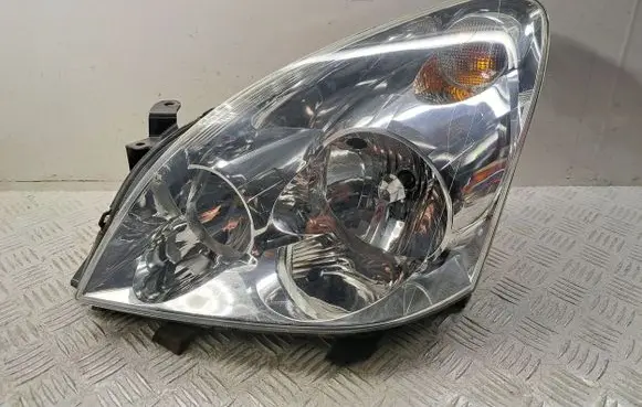 Toyota Corolla Verso AR10 Headlight/headlamp 811700F010 7357230400