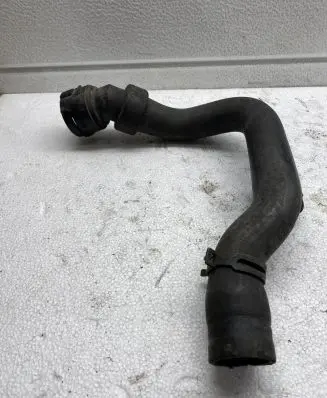 Audi A6 S6 C5 4B Engine coolant pipe/hose 8B0121101