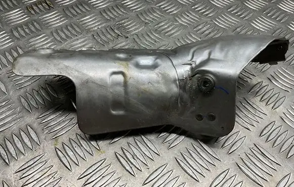 BMW 5 F10 F11 Heat shield in engine bay 7577003