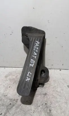 Volkswagen PASSAT B7 Accelerator throttle pedal 6PV01104005 1K2721503AJ