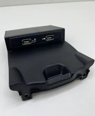 Mercedes-Benz A W176 USB socket connector A1728201700